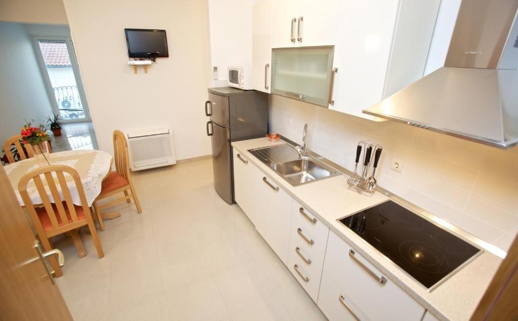 Apartments Grlica Sutivan Room photo