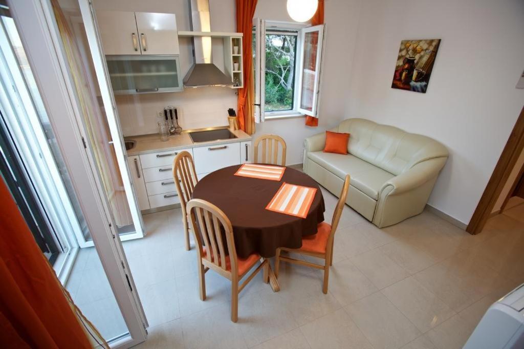 Apartments Grlica Sutivan Room photo